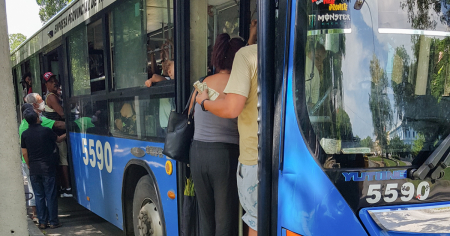 Un sistema al límite: Guaguas cubanas transportaron 46 millones de personas en tres meses