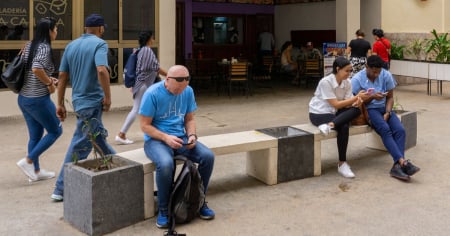 No queremos recargas desde el exterior: Cubanos dignos reaccionan a la dolarización de ETECSA