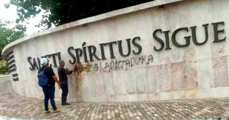Aparece letrero de "Abajo la dictadura" en céntrica esquina de Sancti Spíritus
