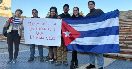 Estudiantes de universidad en Chile respaldan a universitarios cubanos: "No están solos"