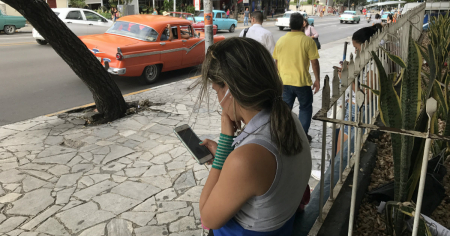 Aseguran en la Mesa Redonda que la conexión a internet en Cuba supera a la de universidades mexicanas