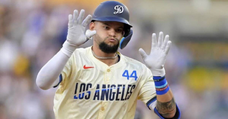 Cubano Andy Pagés sigue encendido al bate en MLB con hombres en base