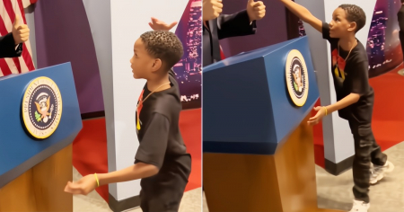 Niño cubano estalla contra estatua de cera de Trump en EE.UU.: "Asere, no deportes más"