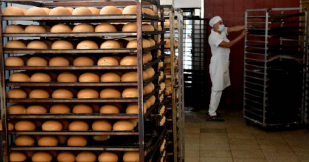 El pan “liberado” vuelve a la Isla de la Juventud, con producción limitada y para quien pueda pagarlo