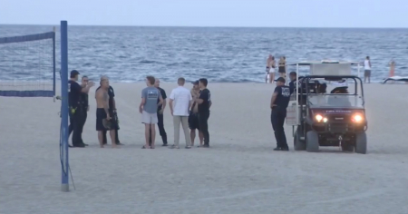 Tres personas, entre ellas una menor, hospitalizadas tras dramático rescate en playa de Fort Lauderdale