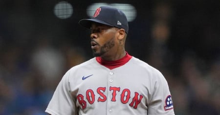 ¡Chapman hace historia! Llega a 350 juegos salvados en Grandes Ligas