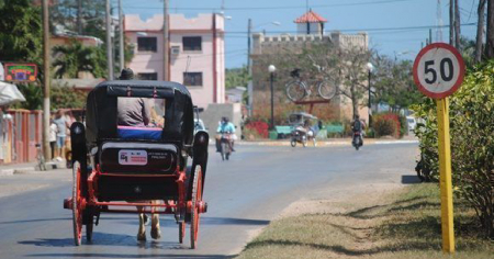 Motorista muere tras chocar contra un coche en Cárdenas