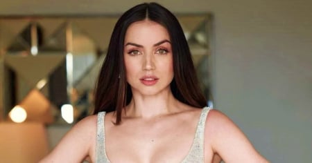Ana de Armas dice que sueña con ser madre, mientras mantiene en reserva el rumoreado romance con Tom Cruise