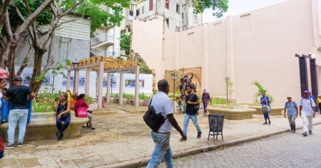 Jornada de cambio en el mercado informal cubano