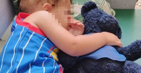 Madre busca el peluche de su bebé perdido en La Habana: "No puede dormir sin él"