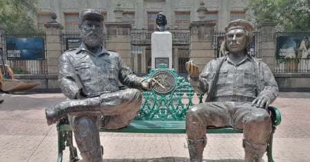 Hija del Che califica de “privilegio” para México que su padre y Fidel Castro se conocieran allí