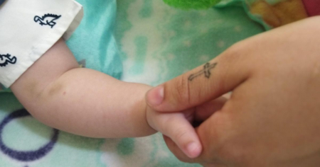 Bebé espirituano regresa a casa tras superar cardiopatía, parálisis cerebral y complicaciones graves