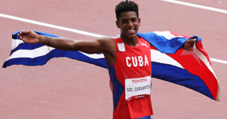 Cubano Robiel Yankiel Sol revalida su reinado con oro mundial en salto de longitud