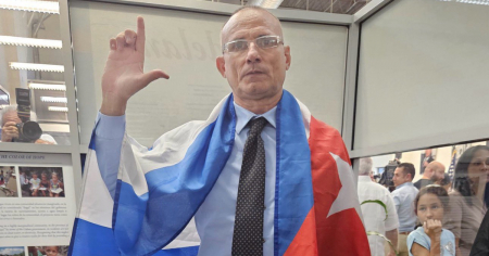 José Daniel Ferrer promete regresar a Cuba en una lancha antes de que caiga el castrismo