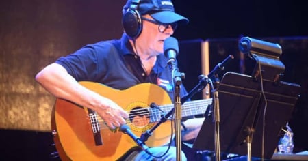 Cuba se derrumba y Silvio Rodríguez insiste: “Nunca me he desilusionado de la Revolución”