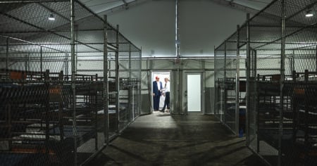 Prisiones privadas se benefician del aumento de detenciones migratorias en EE.UU., según EFE