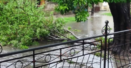 Santiagueros reportan fuertes lluvias y vientos en horas de la tarde ante la cercanía de Melissa