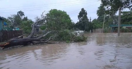 Médico atrapado en localidad de Holguín: madre pide ayuda urgente para su rescate
