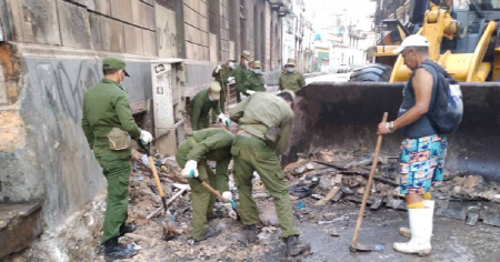 Militares siguen a cargo de la recogida de basura en La Habana