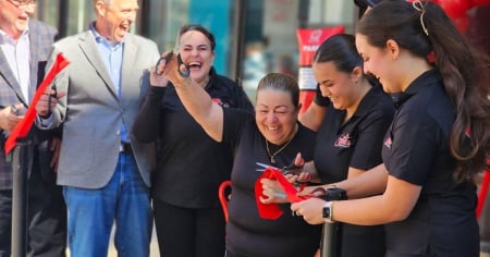 Familia cubana cumple sueño americano al abrir su propio restaurante: “Nuestro inglés no es el mejor, pero la comida sí”