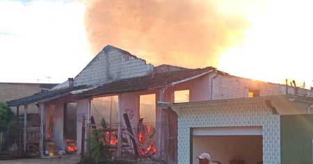 Parranderos de Cuba se movilizan tras el incendio que arrasó la nave de Los Chivos, en Camajuaní