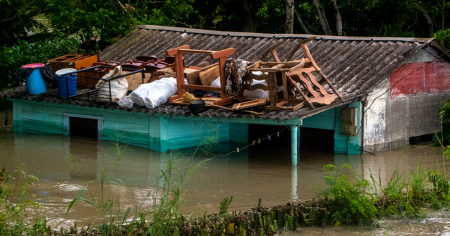 Economista alerta que la desprotección financiera agrava la tragedia de los damnificados por el huracán Melissa en Cuba