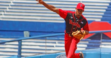 Federación de Béisbol Dominicana pide ayuda para peloteros cubanos afectados por el huracán Melissa