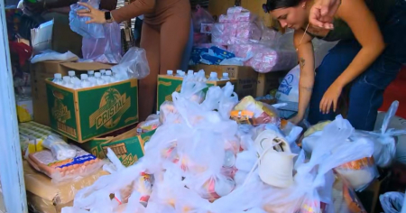 Empresarios privados entregan ayuda humanitaria a damnificados por el huracán en Holguín