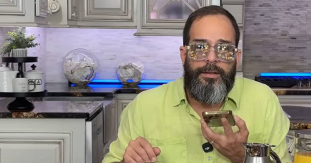 Alex Otaola tiene una curiosa relación con ChatGPT: "No sé por qué me trata así"