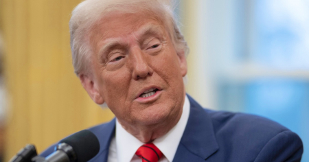 Funcionarios de Trump se pronuncian sobre cheque arancelario de 2,000 dólares