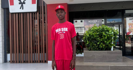 Sin frenos el éxodo de talentos del béisbol cubano: el joven lanzador Yosbel Pérez abandona la isla