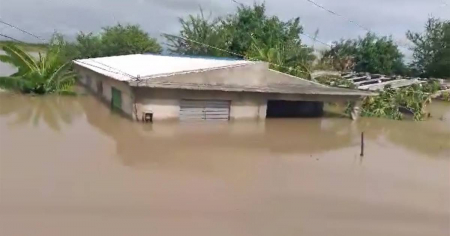 El Estado subsidia, no regala: Autoridades de Río Cauto explican entrega de colchones tras el huracán Melissa