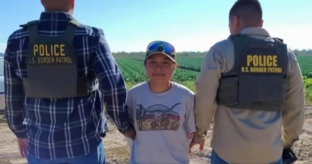 ICE detiene a mujer que presumía en TikTok cómo cruzaba a migrantes por el Río Bravo