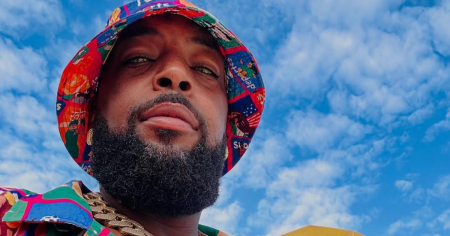 “Búsquense un abogado”: El Micha regresa a Miami y anuncia demandas contra quienes lo criticaron