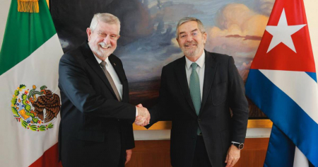 Cuba sustituye a su embajador en México tras cuatro años clave: Petróleo y alianzas que sostienen al régimen