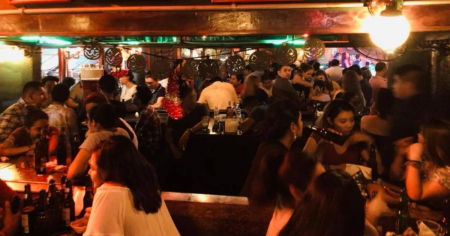 Aumentan contrataciones de cubanos en bares y centros nocturnos de Tapachula