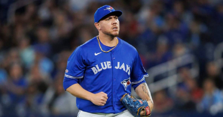 Toronto saca a Yariel Rodríguez del roster de 40 pese a su sólida temporada en 2025