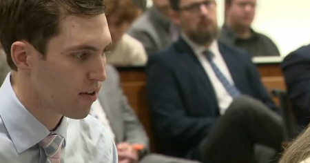 Tyler Robinson, el presunto asesino del activista Charlie Kirk, comparece por primera vez ante un tribunal de Utah
