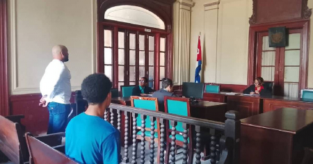 Condenan a prisión a dos personas por venta ilegal de medicamentos en La Habana