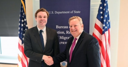 Mike Hammer revisa la entrega de 3 millones de dólares en ayuda humanitaria al pueblo cubano