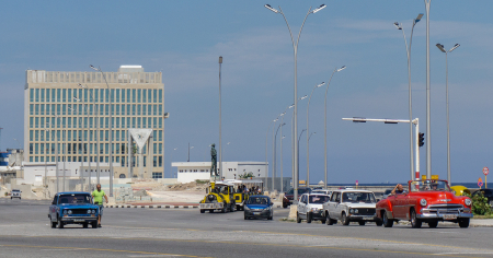 Embajada de EE.UU. en La Habana pospone su apertura debido a evento del régimen