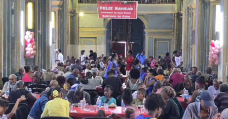 Iglesia en Santiago de Cuba celebra almuerzo de Navidad para más de 700 personas sin recursos