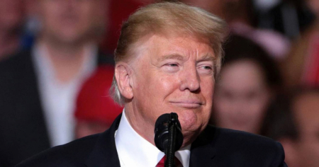 Trump admite que toma más aspirina que la recomendada y reaviva dudas sobre su salud