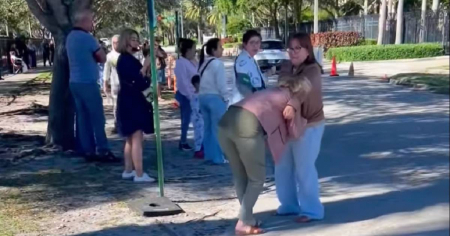 Madre cubana desconsolada tras el arresto de su hijo al acudir a una cita migratoria en Miami