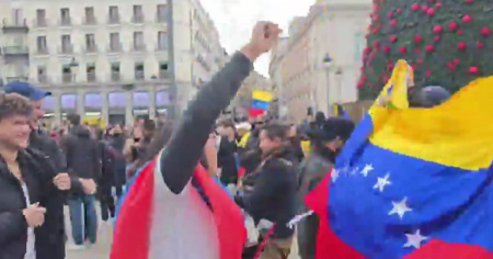 Venezolanos celebran en Madrid la captura de Nicolás Maduro
