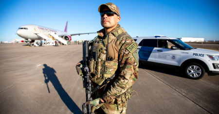 El DHS celebra el fin del TPS: Los venezolanos “ya pueden volver a casa con esperanza” tras la caída de Maduro