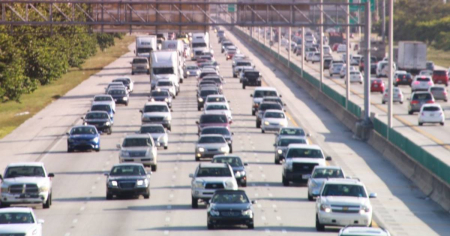 Proponen identificar a los no ciudadanos en las licencias de conducir en Florida