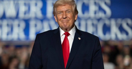 Trump elimina aranceles contra países que suministren petróleo a Cuba, pero mantiene la "emergencia nacional"