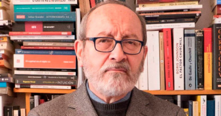 Cuba es hoy "horrorosamente desigual", el socialismo fue una estafa histórica, afirma escritor e intelectual chileno