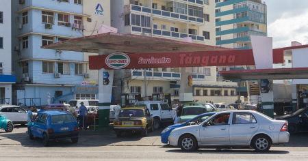 Economista alerta sobre posible alza de precios en Cuba asociada a importación privada de combustible desde EE.UU.